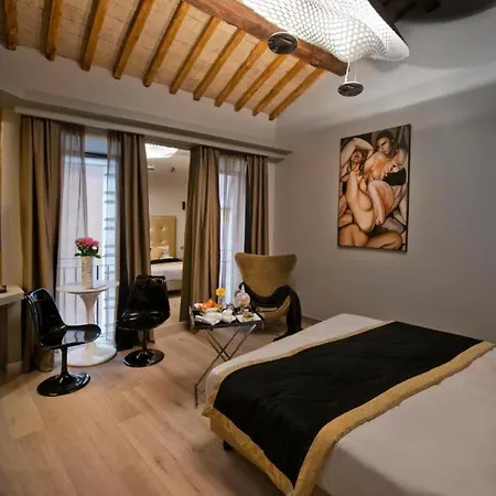 Pensión Torre Argentina Relais - Residenze Di Charme 3*