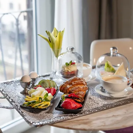 Torre Argentina Relais - Residenze Di Charme 3*