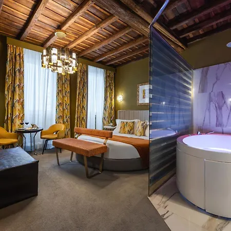 Pensionat Torre Argentina Relais - Residenze Di Charme 3*