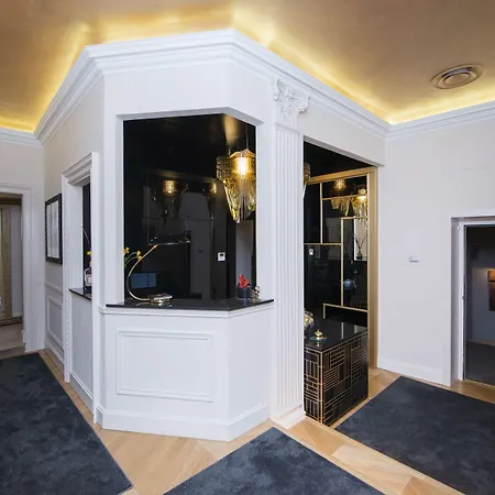 Gasthuis Torre Argentina Relais - Residenze Di Charme 4*