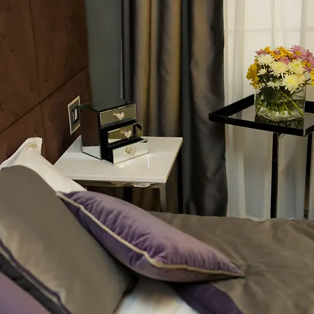 Gasthuis Torre Argentina Relais - Residenze Di Charme