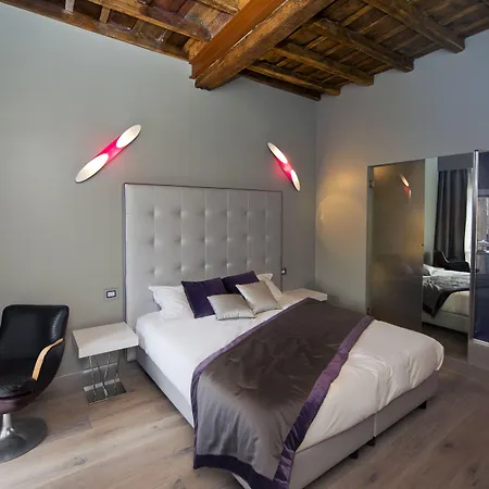 Gasthuis Torre Argentina Relais - Residenze Di Charme