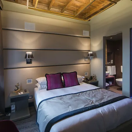 Gasthuis Torre Argentina Relais - Residenze Di Charme 4*